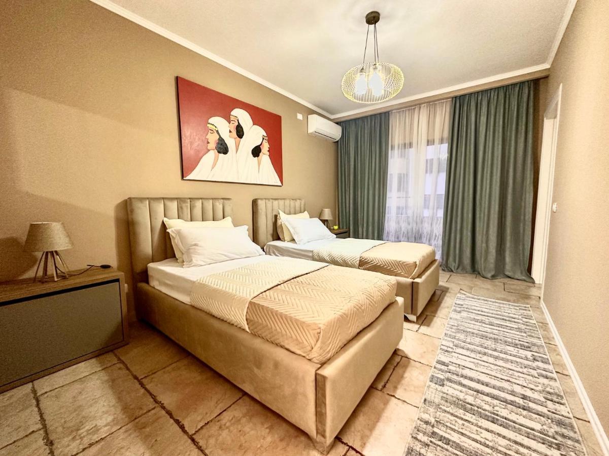Amos City Center Apartment Tirana Exteriér fotografie