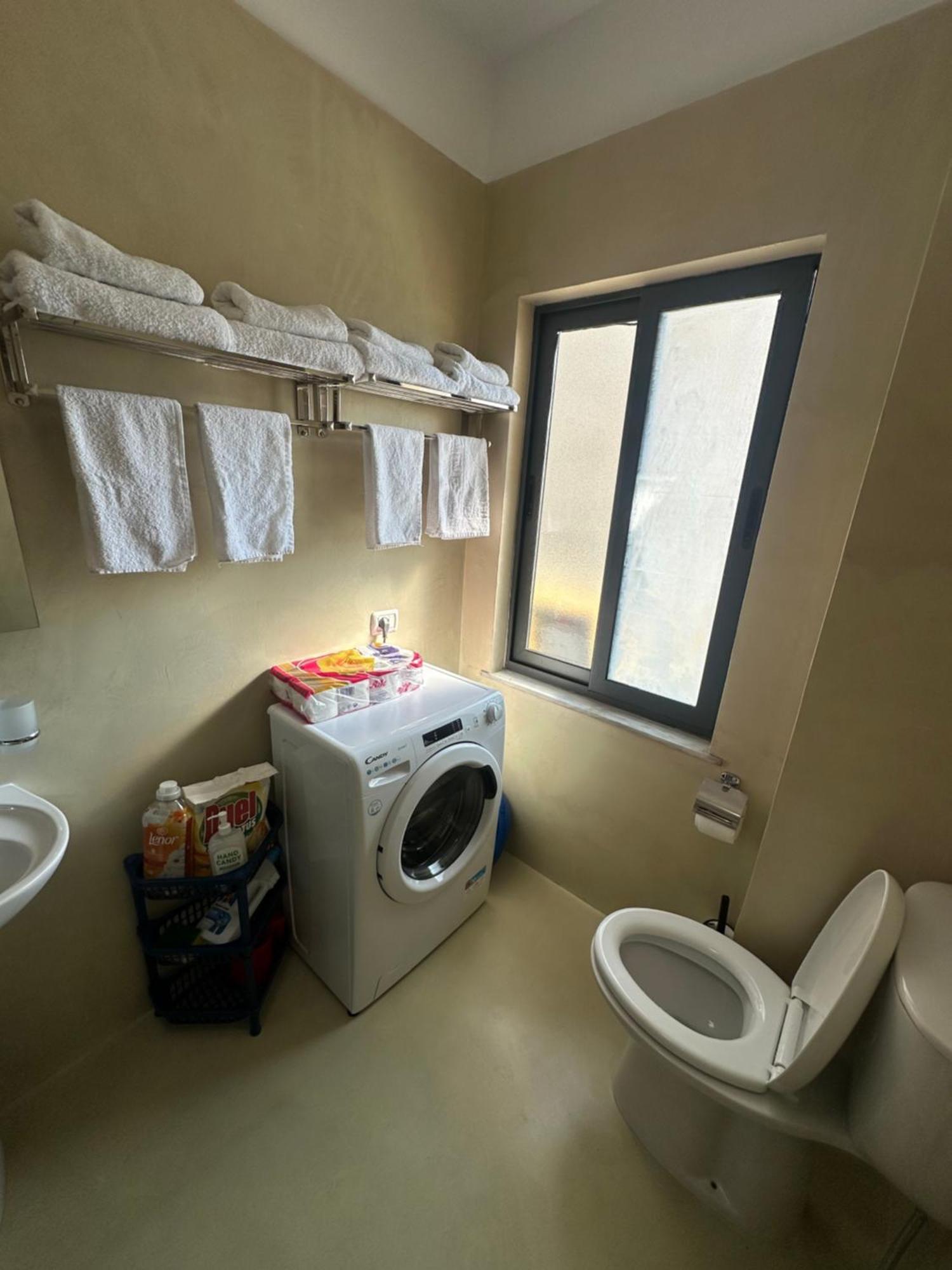 Amos City Center Apartment Tirana Exteriér fotografie
